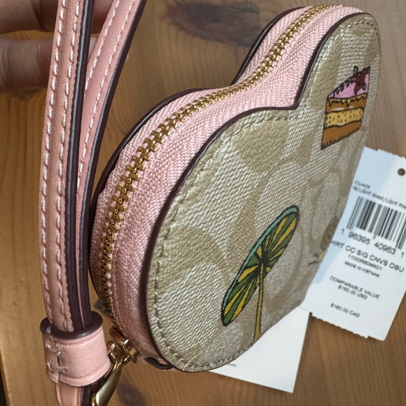 ❤️ Coach X Observed By Us Heart Coin Case In Signature Canvas - Picture 10 of 10
